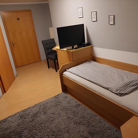3 Raben - Leoben - Zimmer Fuer Geschaeftsreisende, Urlauber, Monteure Und Handwerker, Polski Pensjonat Austria ภายนอก รูปภาพ