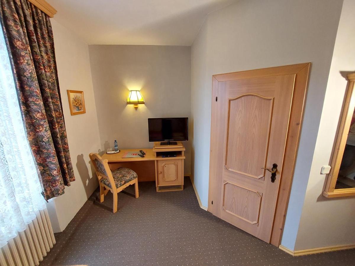 3 Raben - Leoben - Zimmer Fuer Geschaeftsreisende, Urlauber, Monteure Und Handwerker, Polski Pensjonat Austria ภายนอก รูปภาพ