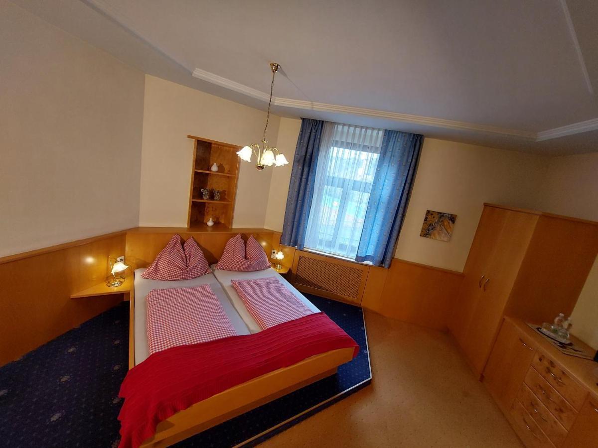 3 Raben - Leoben - Zimmer Fuer Geschaeftsreisende, Urlauber, Monteure Und Handwerker, Polski Pensjonat Austria ภายนอก รูปภาพ
