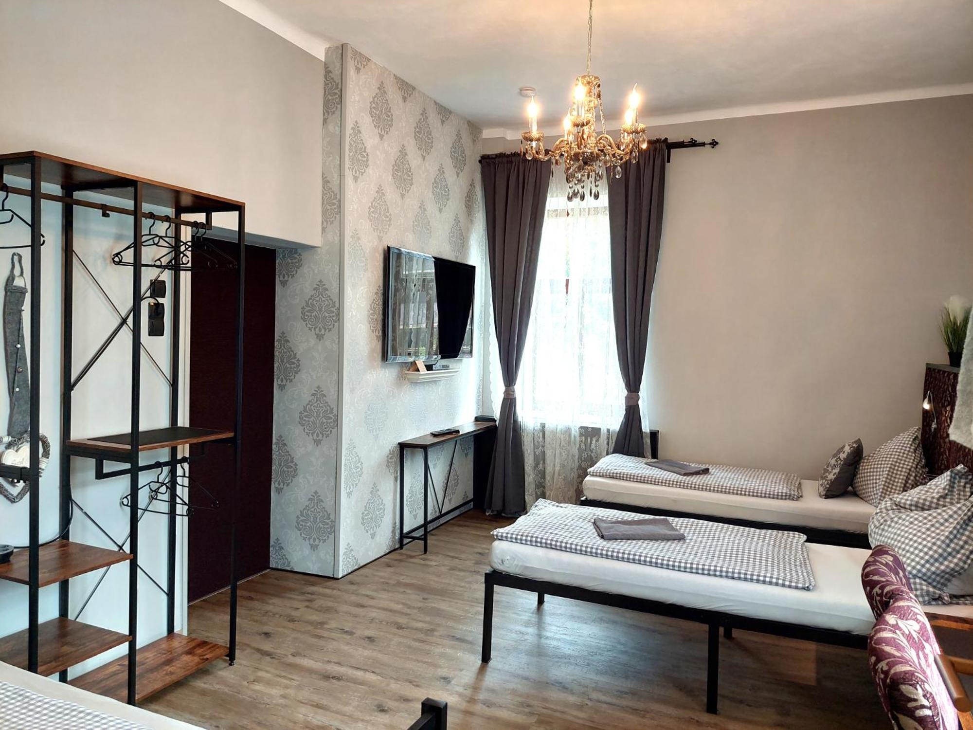 3 Raben - Leoben - Zimmer Fuer Geschaeftsreisende, Urlauber, Monteure Und Handwerker, Polski Pensjonat Austria ภายนอก รูปภาพ
